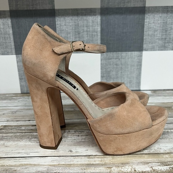 Alice & Olivia Layla Suede Platform Sandals - Picture 4 of 16